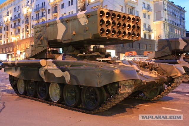 Мигранты пытаются прорваться в Польшу через польско-белорусскую границу — пограничники отражают атаку, слышны выстрелы