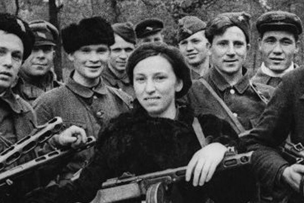 "Дерутся лучше немцев": как бандеровцы окружили советских партизан на Западной Украине