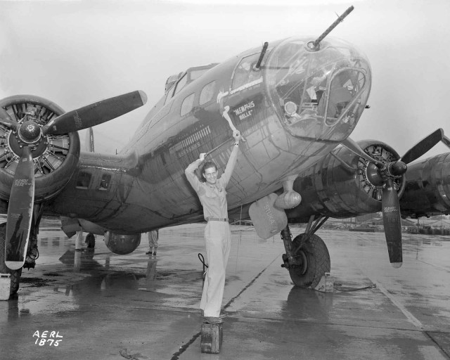Memphis Belle (1990)/Красотка из Мемфиса (1990). Или работа пропаганды в США.