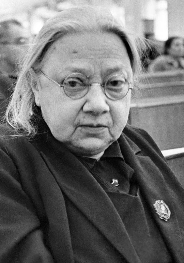Ты один приходи, мы тоже одни придем. Теперь по-женски