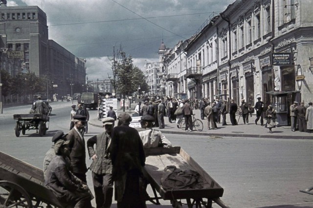 1942 год в 60 фотографиях
