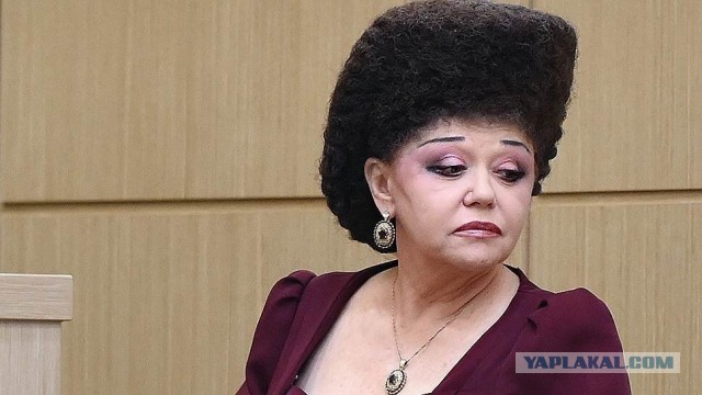 «Мне дали время до января, чтобы перекраситься или купить парик».  Преподавательница московского вуза заявила об угрозах уволить