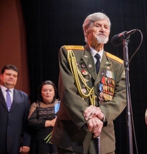 98-летний ветеран из Екатеринбурга встретится с однополчанами по телемосту