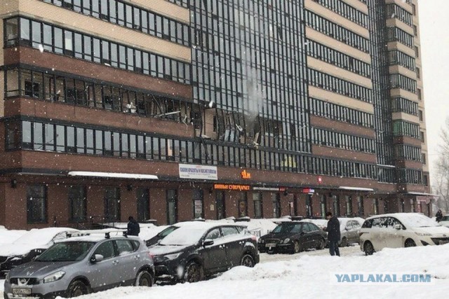 Взрыв и пожар в жилом доме в Ростове-на-Дону