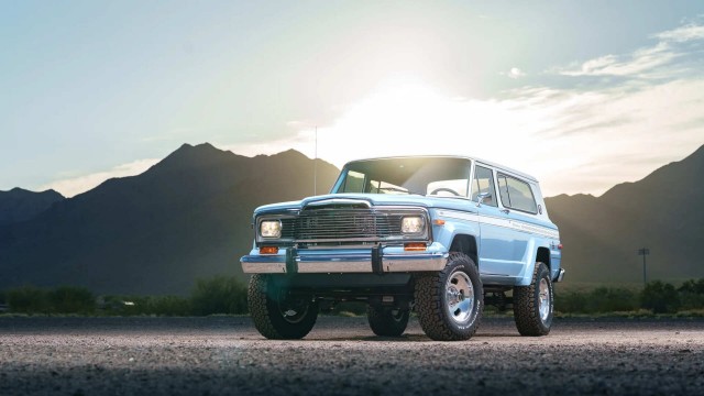 Jeep Cherokee в лёгком тюнинге. Немного автобезумия в фото.