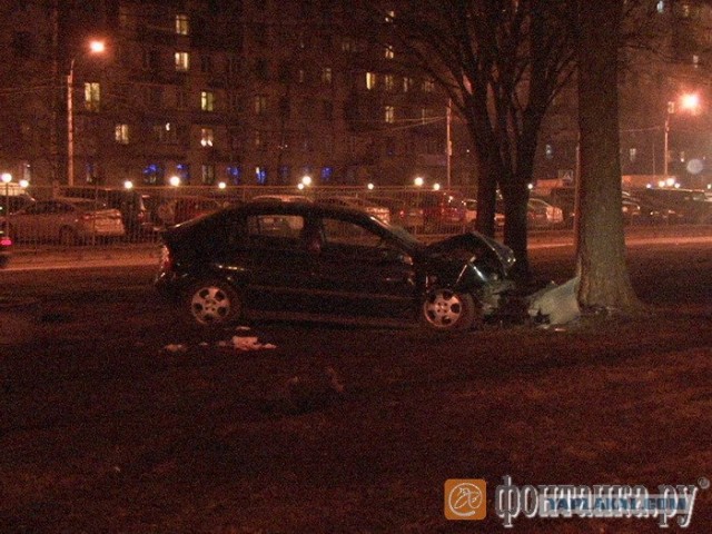 Пьяный полицейский насмерть сбил семью