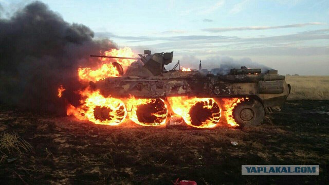 Солдат разогрел еду, сжег БТР за 28 миллионов и попал на видео