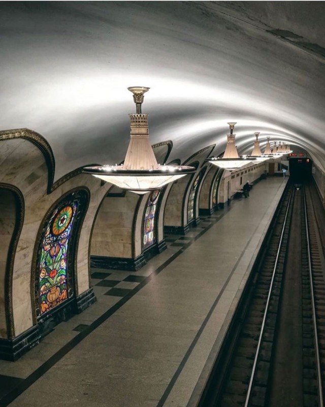 Москва официально находится на самоизоляции. Почти пустая Москва