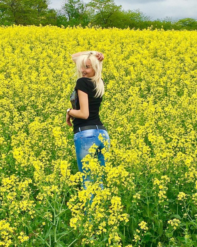 Картинки с девушками на свежем воздухе