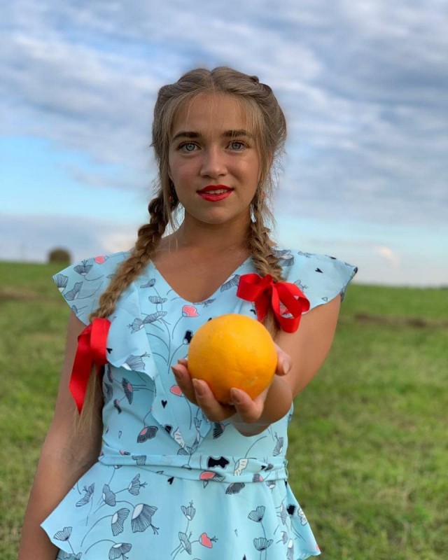 Девушки. Сельская тема