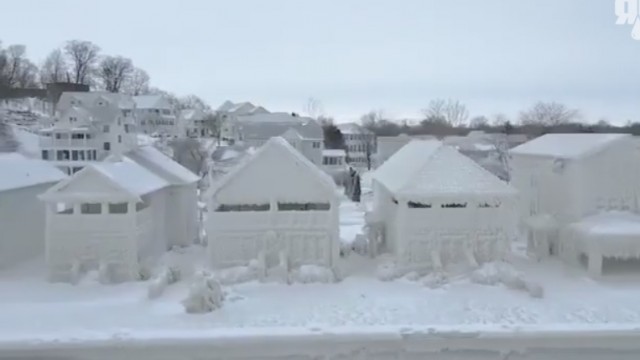 На восточную часть Канады обрушился сильнейший снежный шторм