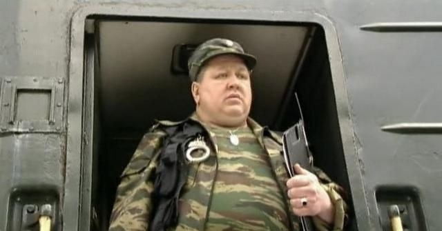 Как говорил наш старшина:"В армии больных нет,а есть живые и мертвые"