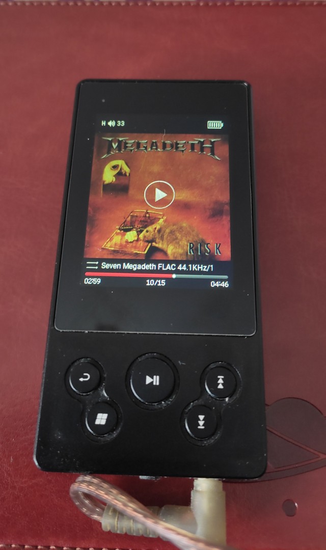 Россияне массово скупают MP3-плееры из-за ограничений и цензуры на музыкальных стримингах