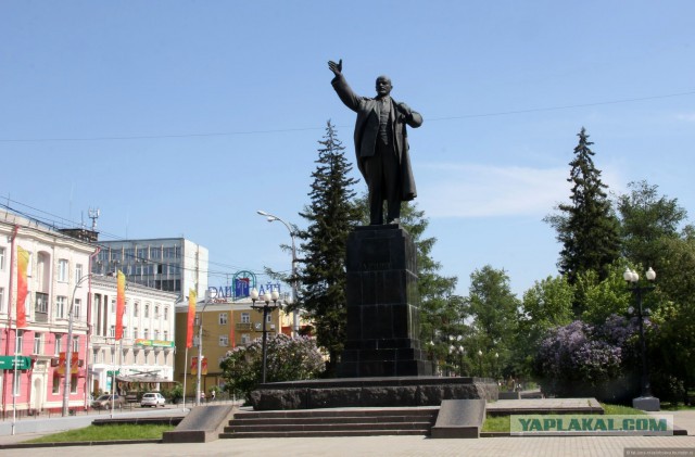 Памятники Ленину