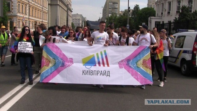 Украина направила России ноту протеста из-за парада Победы в Крыму