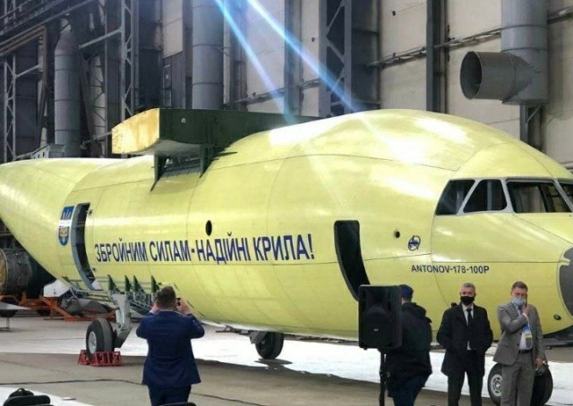 Минобороны России получило новый военно-транспортный самолет Ил-76МД-90А