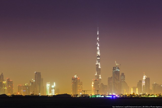 Бурдж Халифа - взгляд на Дубай с 124 этажа.