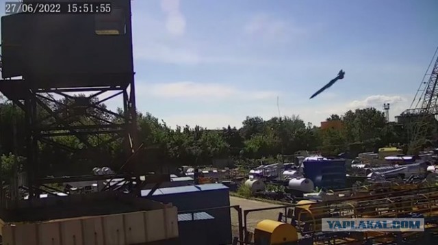 Видео  с камер видеонаблюдения во время  удара по Кремнчугу