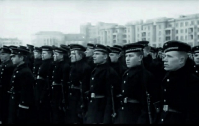 С днём Рабочей Крестьянской Красной Армии!