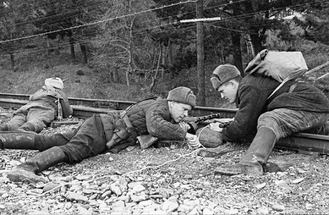 Немцы казнили советского командира: стреляли в голову, кололи штыками. Как он выжил