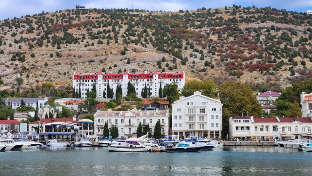 Крымское путешествие. Часть вторая. Пещерные города и ещё немножко скал