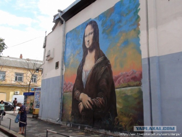 Вот как нужно рисовать на заборах