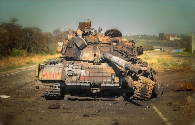 Бронетанковый апокалипсис. Подбитые танки вооружённых сил Новороссии