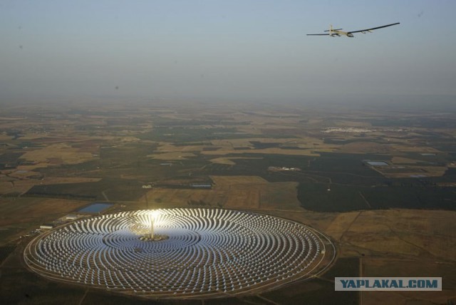 Самолет на солнечных батареях завершил кругосветное путешествие