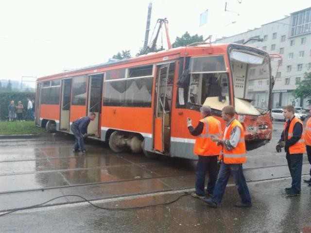 Авария в центре Перми: бешеный трамвай