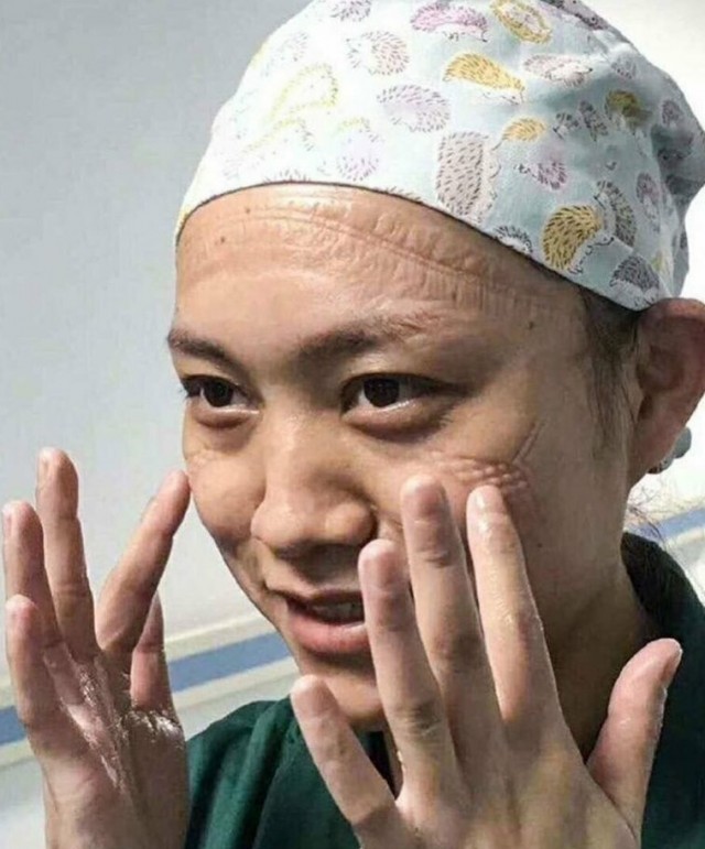 Врачи в Ухане