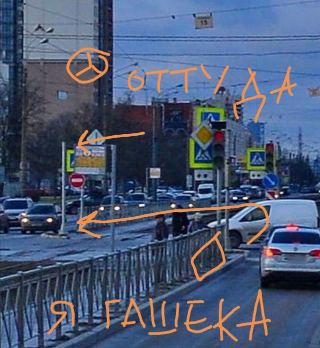 Пассажира выбросило на дорогу. Камеры сняли момент жёсткого ДТП в Петербурге