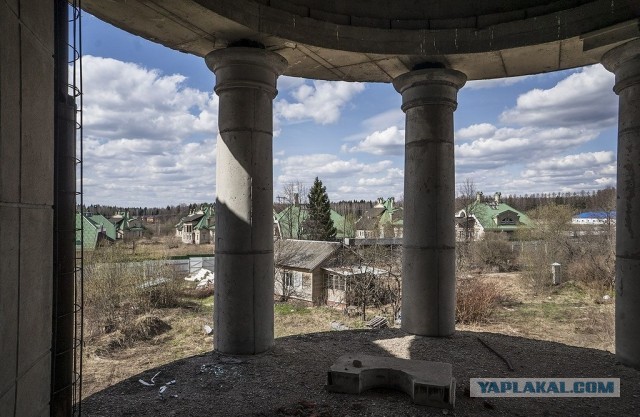 Брошенный дворец Газпрома