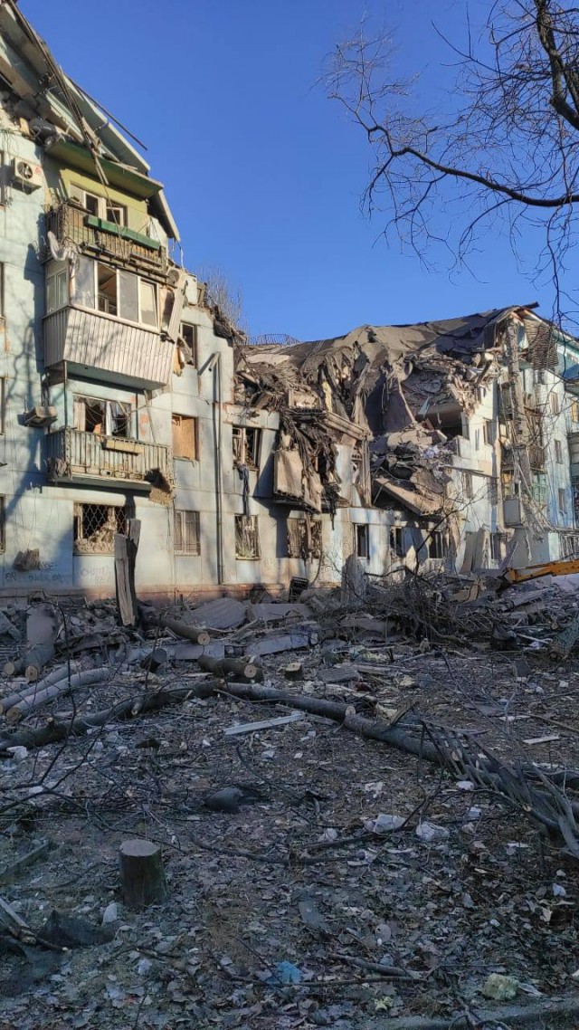 В результате обстрела районной больницы в Новоайдаре погибло 14 медработников и пациентов