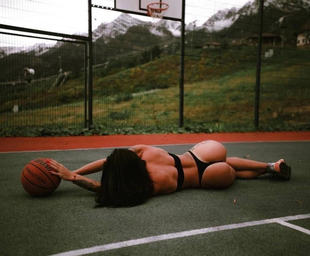 Спортивные и околоспортивные девушки
