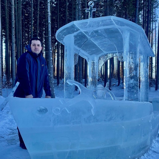Настоящий корабль изо льда