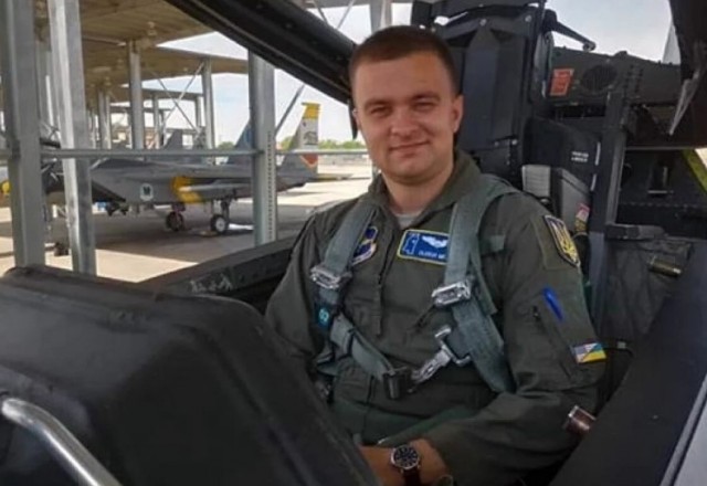 "Не доставайся же ты ни кому!" На Украине самоубился F-16