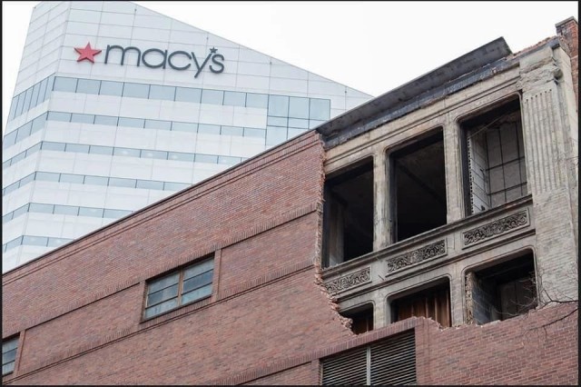 Очень интересное и авторитетное мнение специалистов из разных стран, о полётах американцев на Луну.