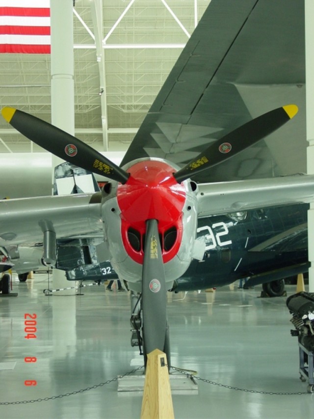 Многоцелевой истребитель P-38 «Lightning»