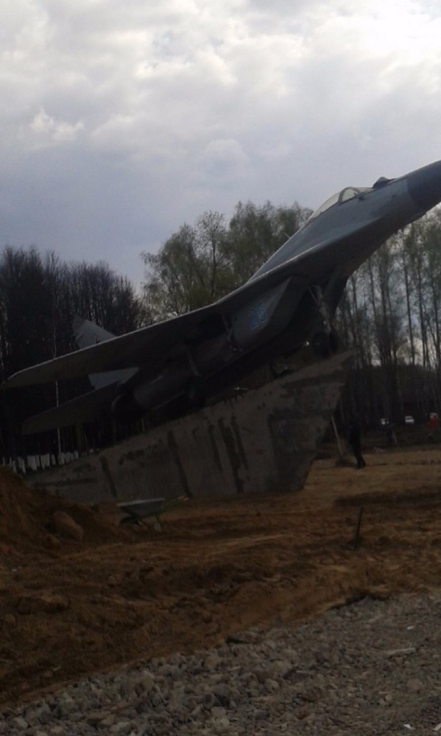 В Подмосковье разбился истребитель СУ-27