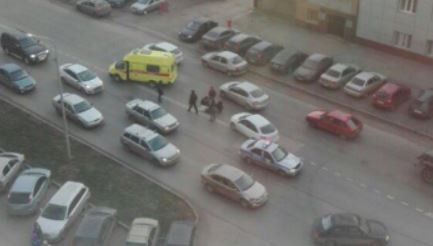 Утром в Уфе  сбили двух девушек