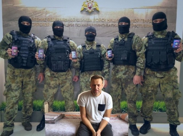 Здрасьте! У вас маски в продаже есть?