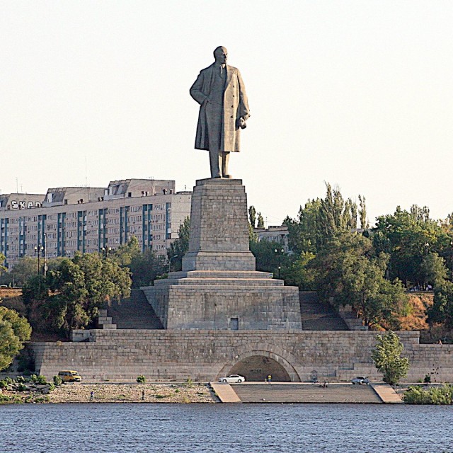 Высота статуй по всему миру