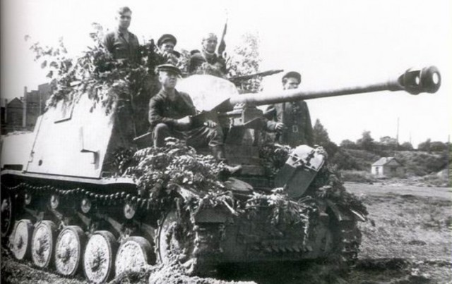 StuG III под кличкой "Гадюка", самая массовая в производстве с которой пришлось встретиться нашим дедам.