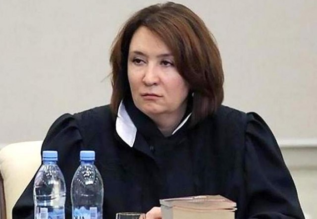 Президент футбольного клуба турецкой Суперлиги "Анкарагюджю" поставленным ударом вырубил арбитра сразу после окончания матча