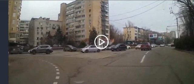 "Поворотник видишь вообще? Или как?!"
