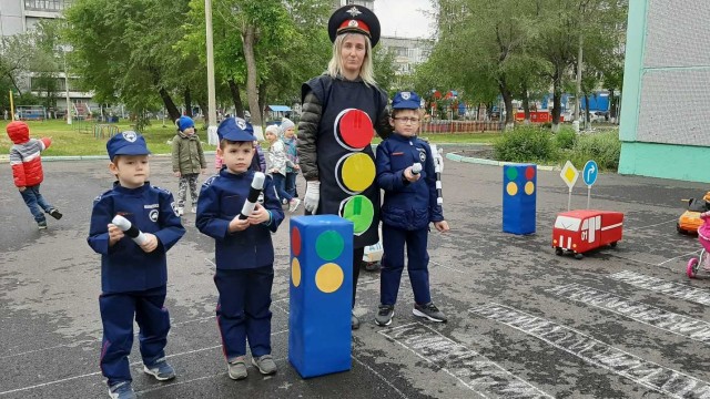 Шуточные выборы президента устроили в мурманском детском саду «Росинка»