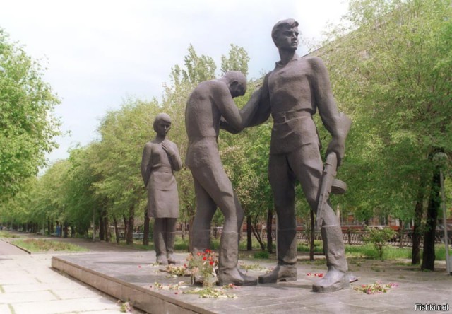 Памятники, которые иначе воспринимаются народом