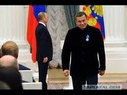 Роскомнадзор требует от Google снять ограничения с YouTube-канала Владимира Соловьева, которые «снижают его популярность»