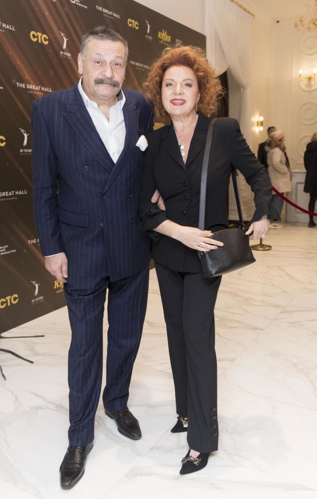 Актёр из "Кухни" отреагировал на сообщения о его увольнении из театра