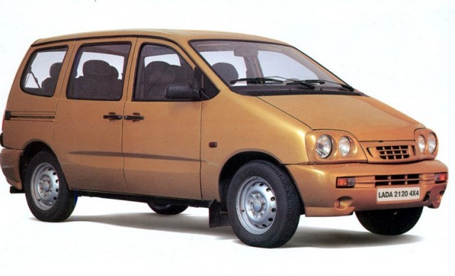 Российские чиновники не хотят пересаживаться на Lada Aura